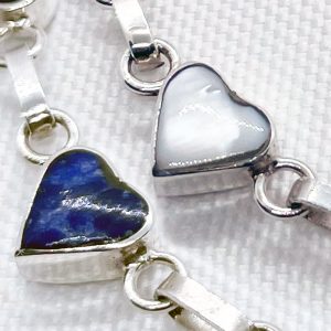 Pulsera módulo simple reversible corazón en lapislázuli y madre perla